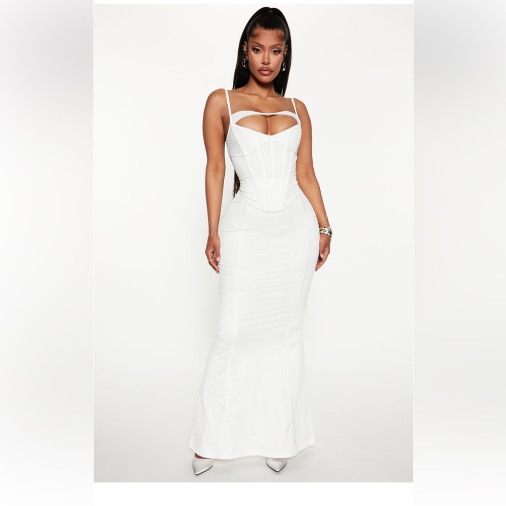 Fashion nova she’s the one white skirt set